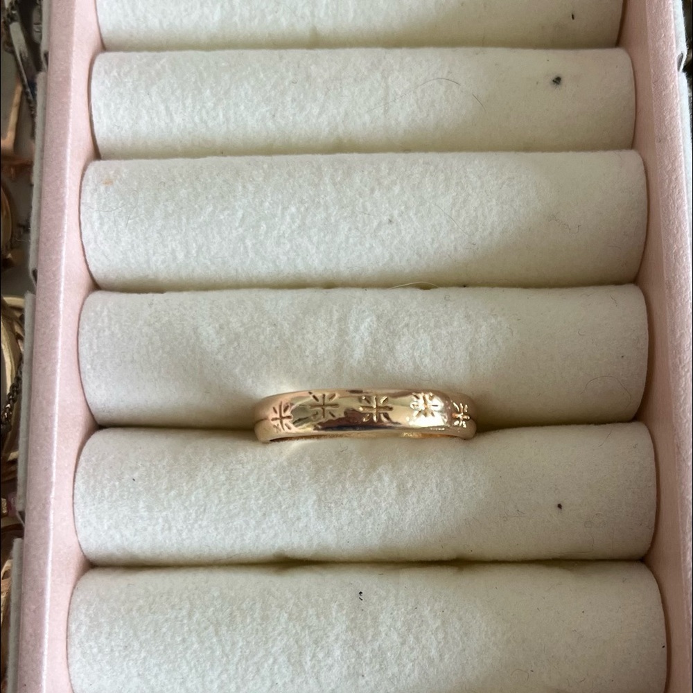 gold star ring